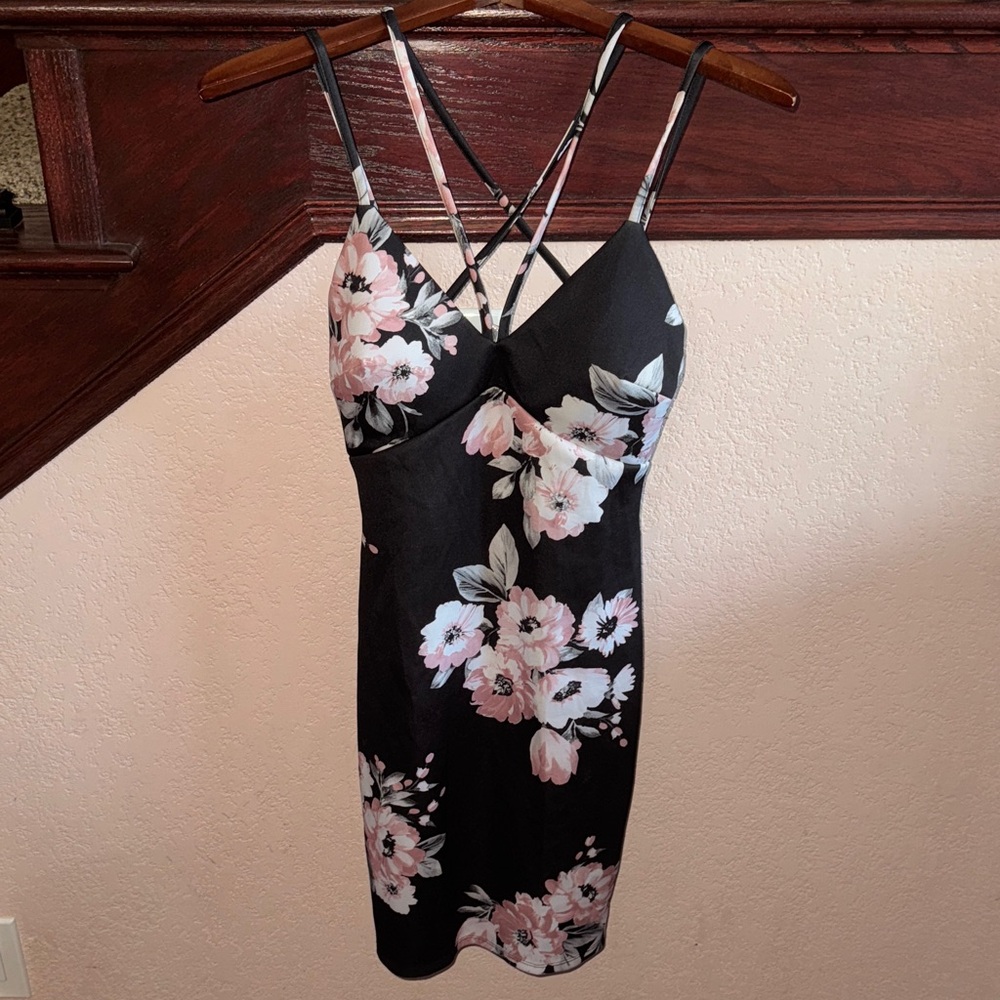 My Michelle Black and Pink Floral Mini Strappy Dress Womens Size Small V Neck